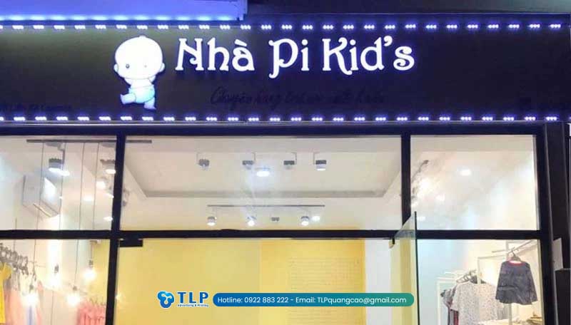 Biển quảng cáo gắn LED cho cửa hàng quần áo trẻ em