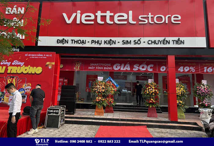 Biển hiệu cửa hàng điện thoại viettel